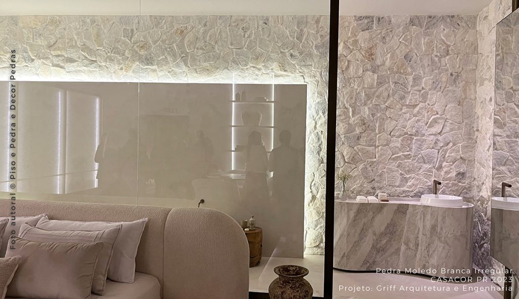 Pedra Moledo Branca é destaque em ambiente na CASACOR Paraná 8 Pedra Moledo Branca Irregular CasaCor Parana 2023 Griff Arquitetura 28 1