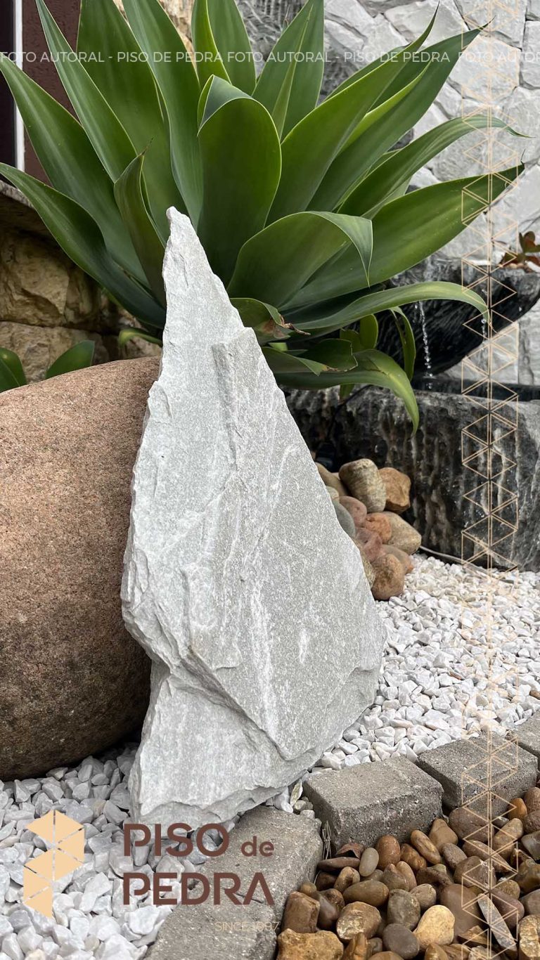 santorini-stone-irregular-organic-stone-cushioned-white-stone-greenish-stone-9