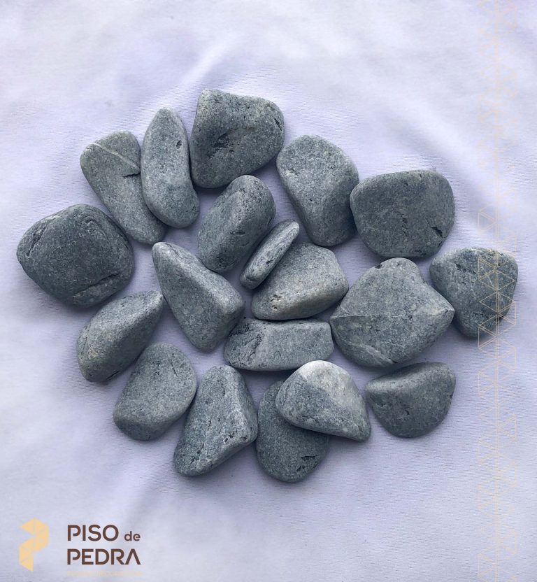 light-gray-pebble-for-garden-decoration-landscaping-stone-floor-2