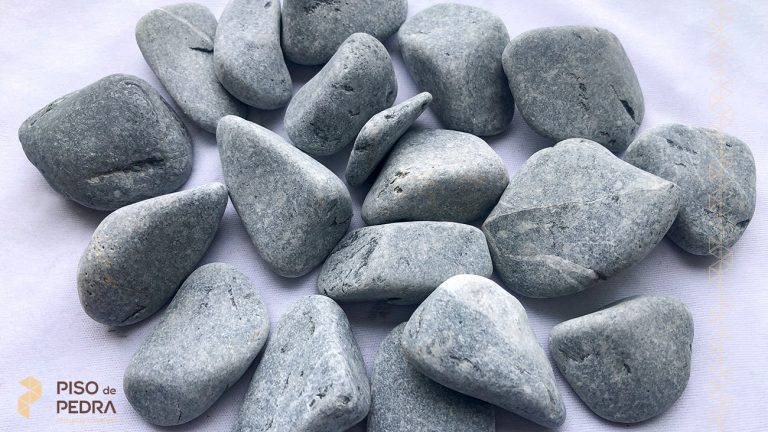 light-gray-pebble-for-garden-decoration-landscaping-stone-floor-3 (1)