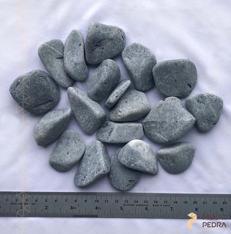 light gray pebble-for-garden-decoration-landscaping-stone-floor