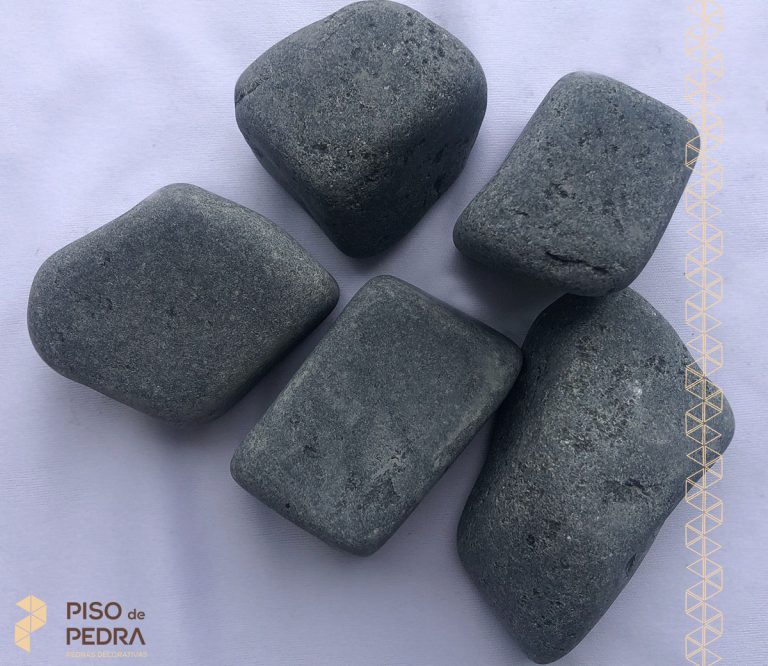 large-black-pebble-for-garden-decoration-landscaping-stone-floor-2