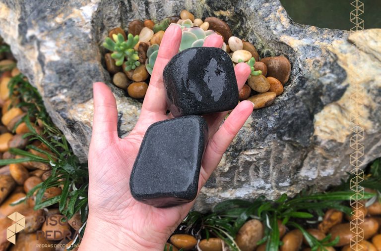 large-black-pebble-for-garden-decoration-landscaping-stone-floor-3