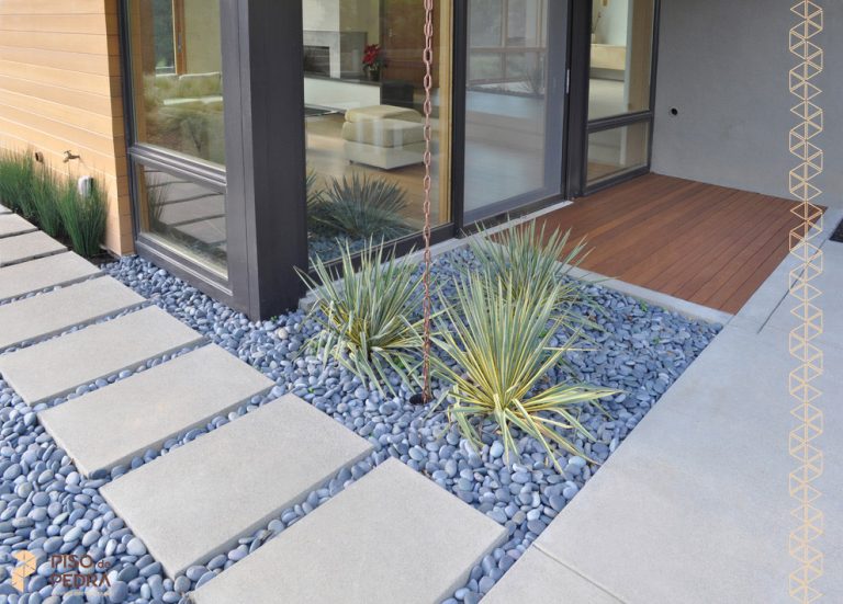 gray-pebbles-for-garden-decoration-landscaping-stone-floor-4