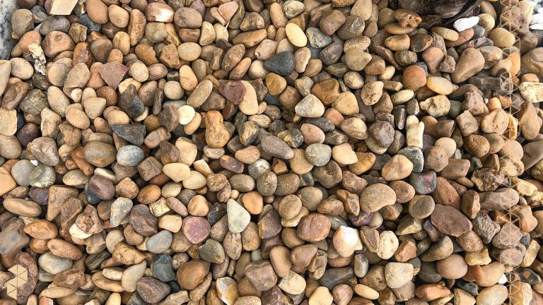 polished-river-pebbles-small-brown-landscaping-pedrisco-curitiba-sao-paulo-1