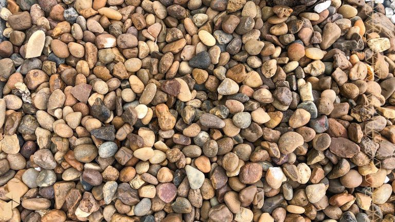 polished-river-pebbles-small-brown-landscaping-stone-curitiba-sao-paulo-2